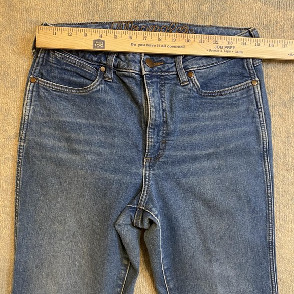 Wrangler Bootcut Jeans Womens 30x32 Medium Wash Blue Stretch Denim Western Fit - Picture 4 of 12
